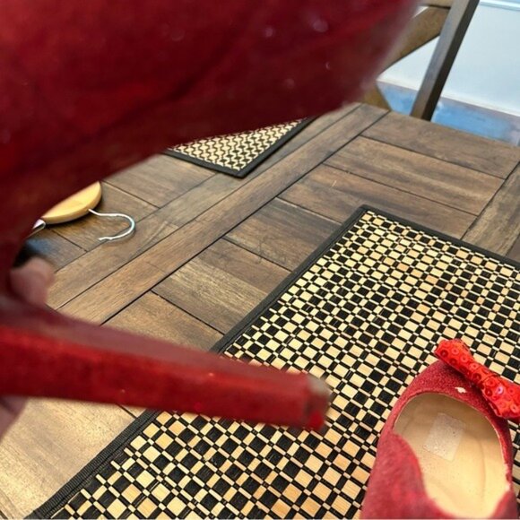 Alice in Wonderland Red Glitter Heels Women’s Size 6 High Heels with Bow Accent - Picture 6 of 8